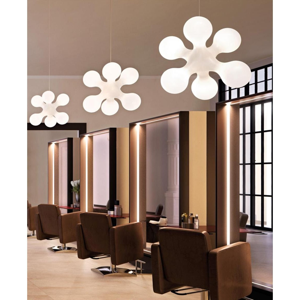 mater-accent-dining-table-o-110-made-of-dark-oak