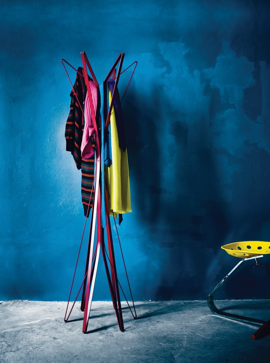 Discover the minimalist Neo LED floor lamp from Nemo Lighting – exclusive design & high-quality. Buy online now at Verus Living!