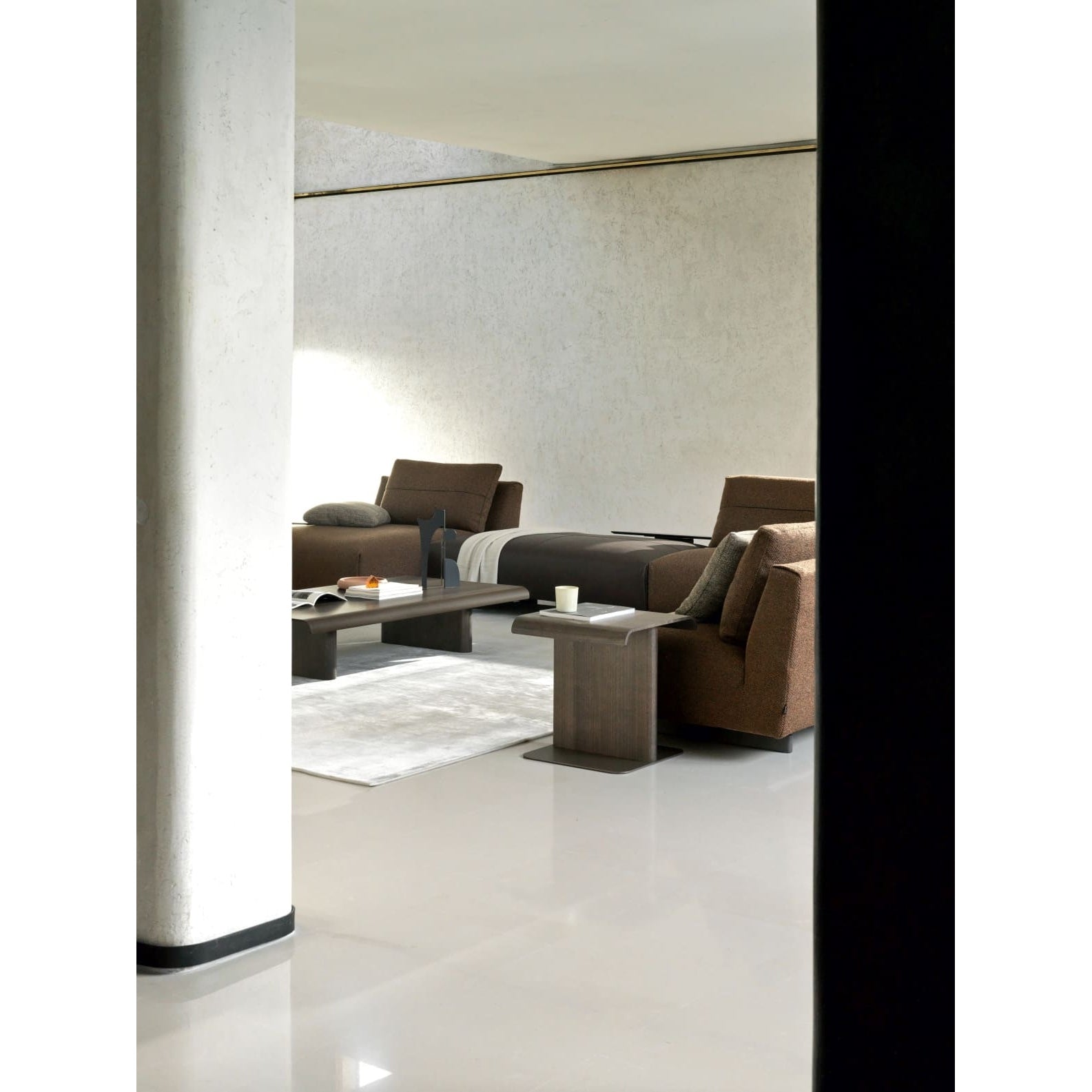 Discover the Charme Armchair by Roberti at Verus Living. This stylish and comfortable armchair impresses with its high-quality craftsmanship and modern design. Perfect for your indoor or outdoor space. Now available at Verus Living!