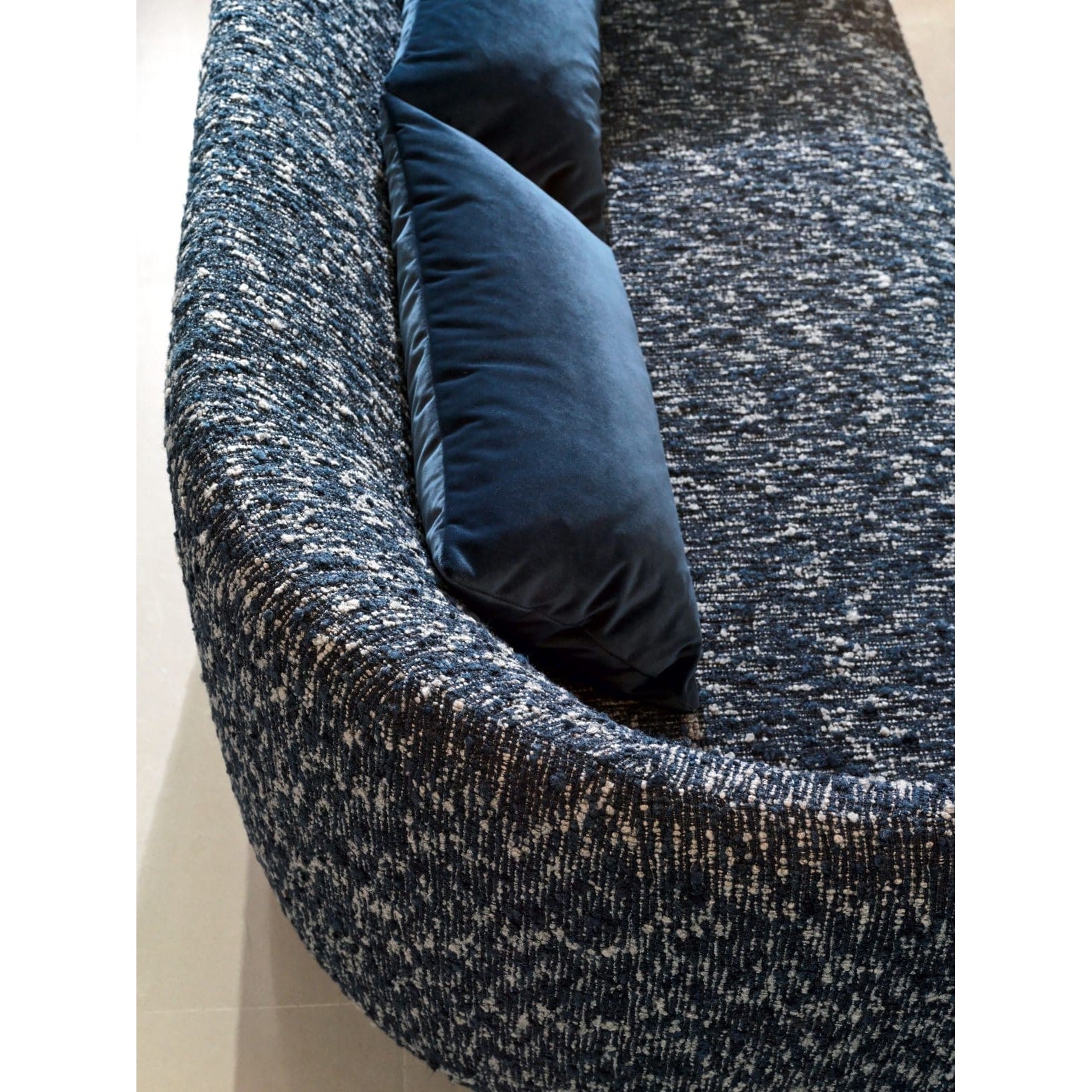 Dongo Stool by Todus – Stylish Design & Comfort