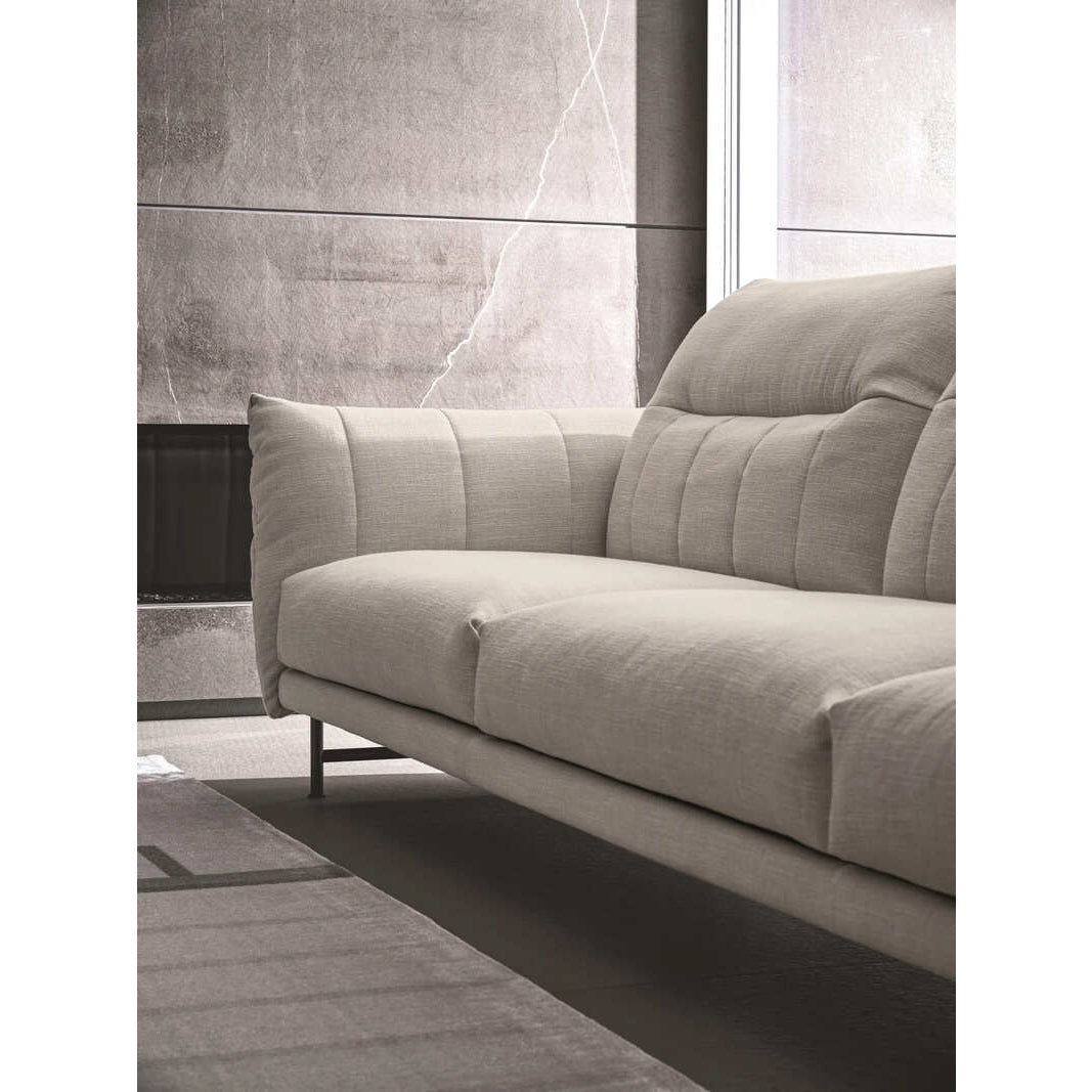 Discover the Dongo Armchair by Todus – a perfect combination of comfort and style. Ideal for modern living spaces, this armchair offers high-quality materials and a timeless design. Experience exceptional coziness and stylish accents for your home.