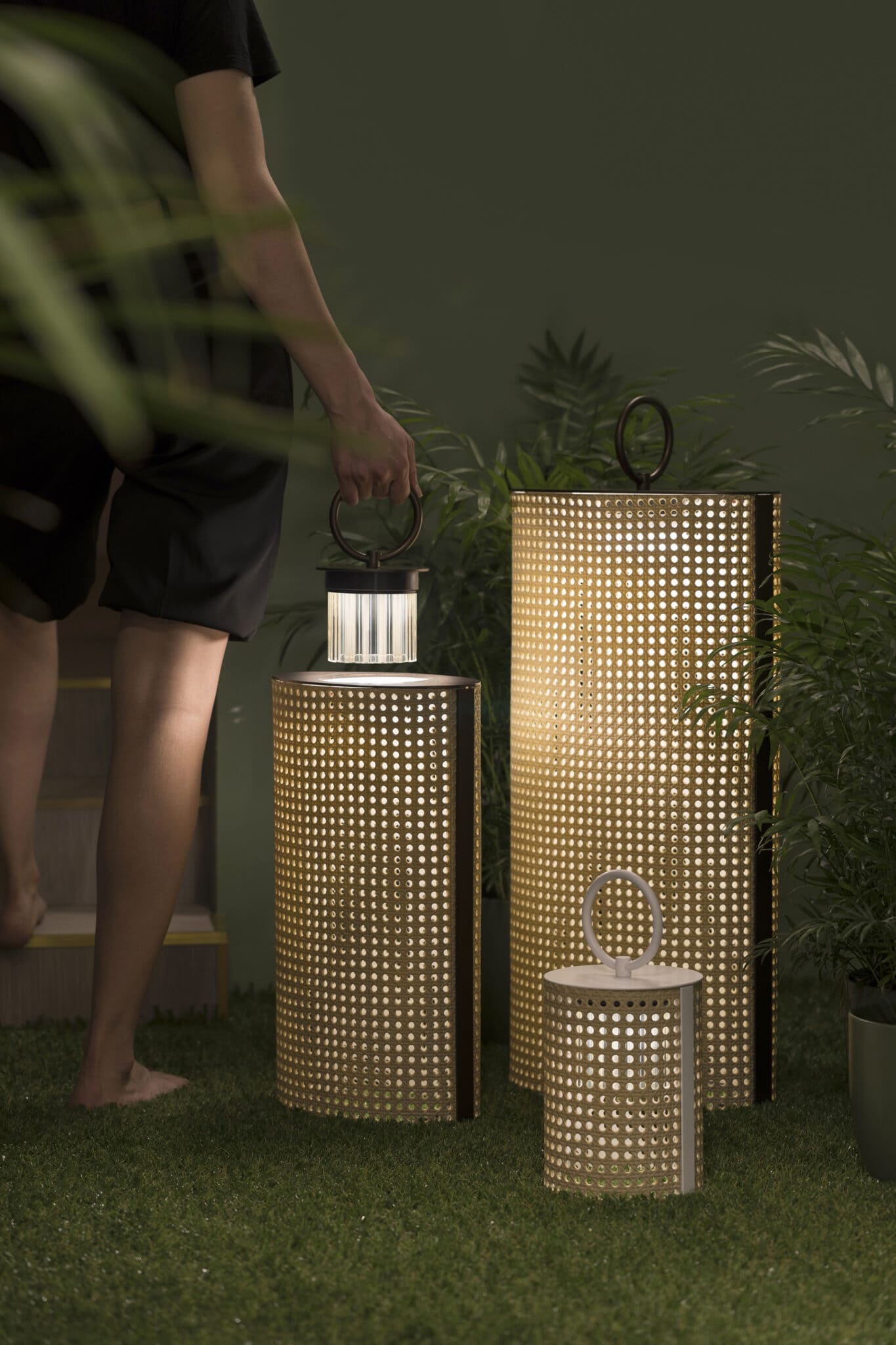 Discover the elegant Calypso Martinique XL Pendant Light by Contardi at Verus Living Shop. Stylish lighting for your home – buy now!