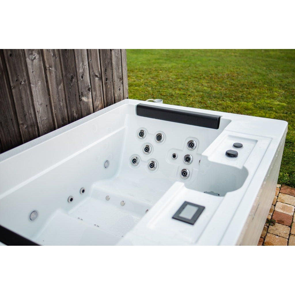 - Alpha Wellness - Whirlpool Intense Cube