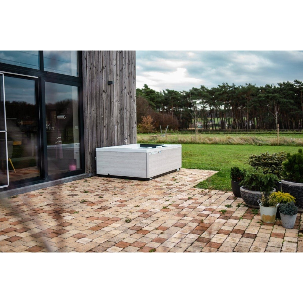 - Alpha Wellness - Whirlpool Intense Cube
