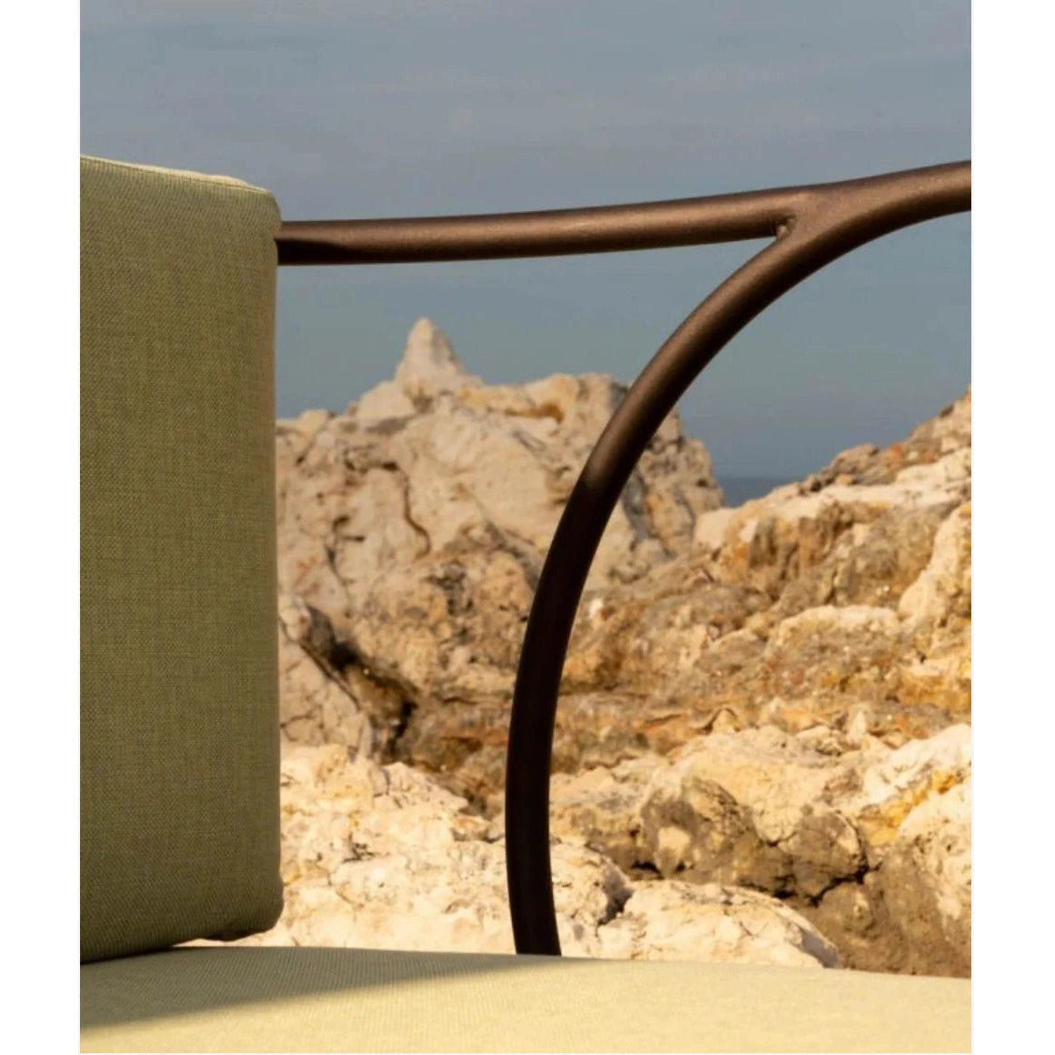 Unopiu - Ariete Mesa Bronce