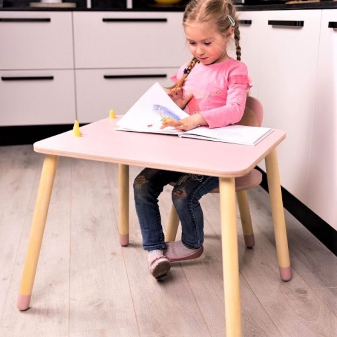 Familia SCL - Conjunto de mesa y sillas de conejito