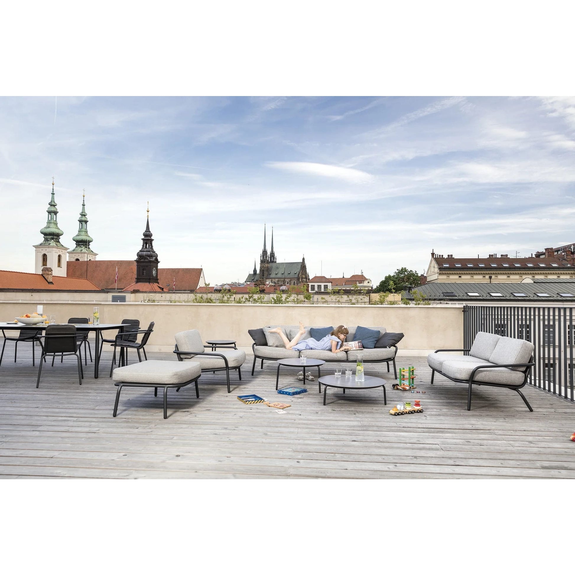 Discover the elegant Series 7 Chair with Armrests and Front Cushion by Fritz Hansen. Perfect for any modern home. Now available at Verus Living!