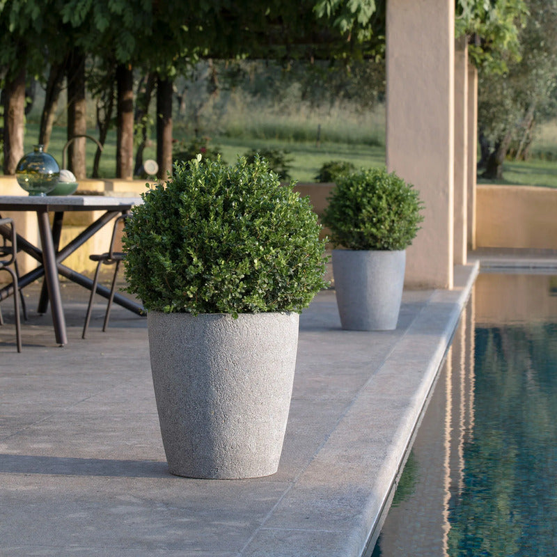 VELTHA® - ATRIUM Jarrón de jardín redondo de Peperino