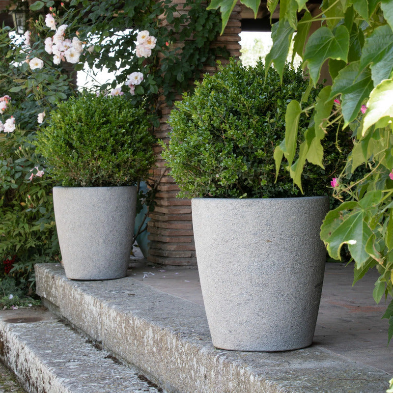 VELTHA® - ATRIUM Jarrón de jardín redondo de Peperino