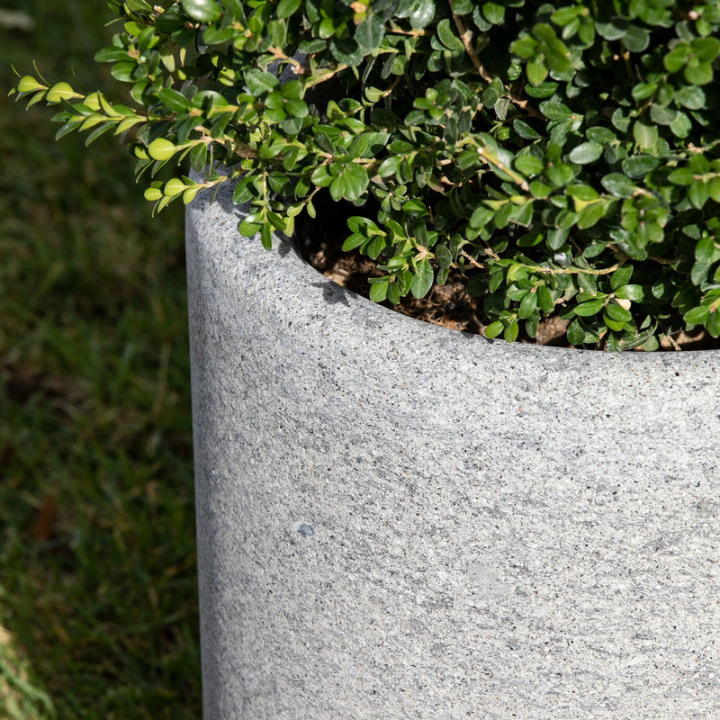 VELTHA® - LAPIS Maceta de jardín redonda de Peperino
