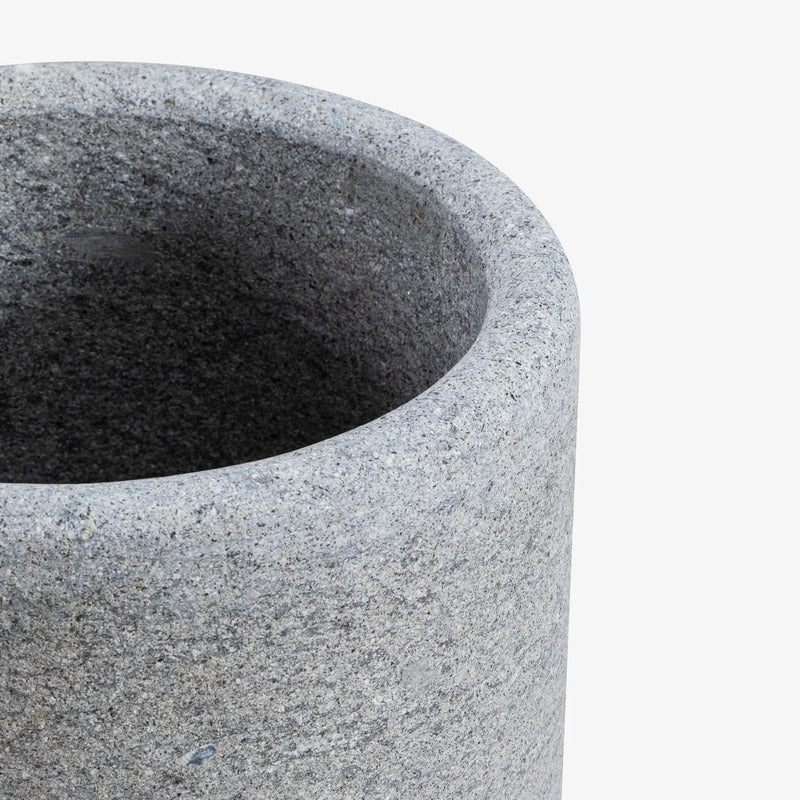 VELTHA® - LAPIS Maceta de jardín redonda de Peperino