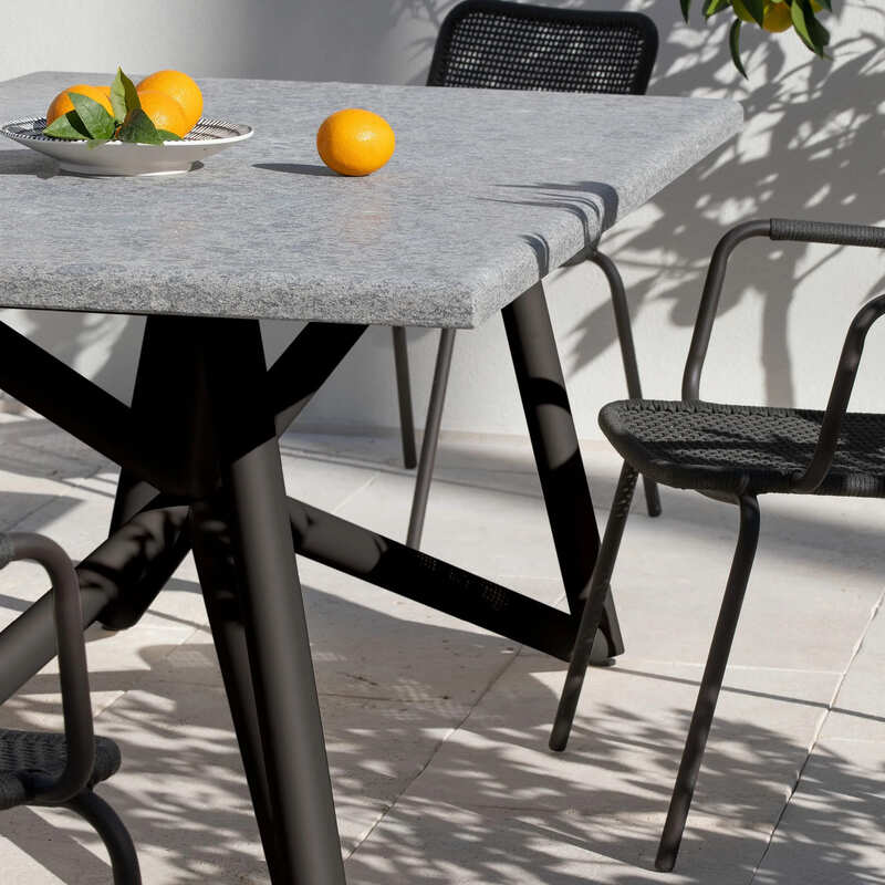 Discover the luxurious Queen Sofa by Roberti at Verus Living. This stylish outdoor sofa combines elegance and comfort, perfect for demanding outdoor areas. Made from high-quality materials, it ensures durable relaxation and an appealing design.