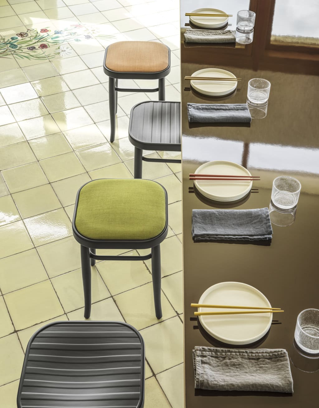 Discover the Desk Slab Small in soft oak by Tom Dixon. Stylish, high-quality, and exclusively available at Verus Living.
