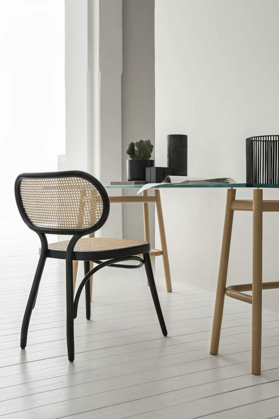 Elegant Skagerak Jut Highboard with noble marble top by Fritz Hansen. Discover it now in the Verus Living Shop and style your home!