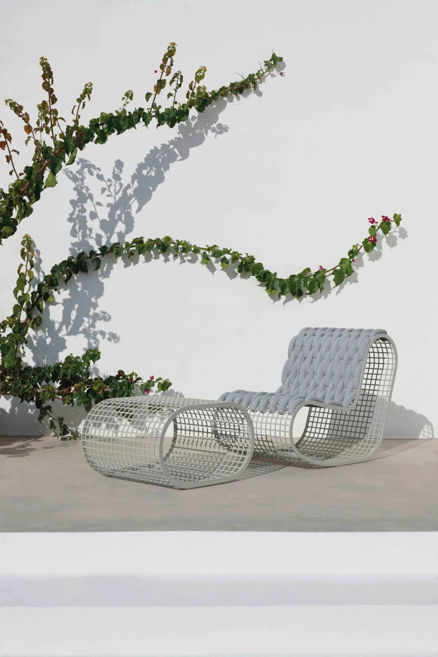 Discover the luxurious Develius Mellow Corner Sofa Configuration E by &Tradition. Order now at the Verus Living Shop!
