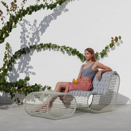 Discover the luxurious Develius Mellow Corner Sofa Configuration E by &Tradition. Order now at the Verus Living Shop!
