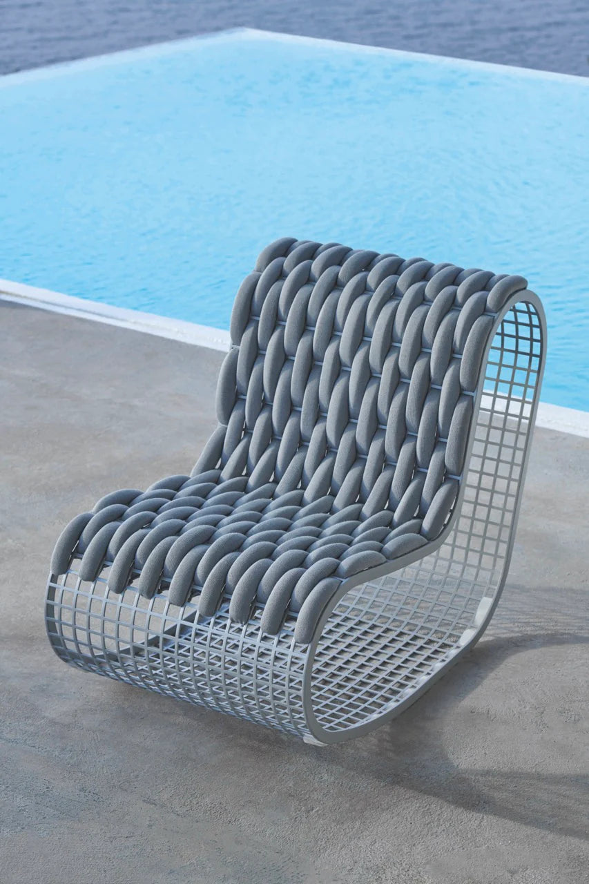 Discover the luxurious Develius Mellow Sofa Configuration D by &Tradition. Order now at the Verus Living Shop!