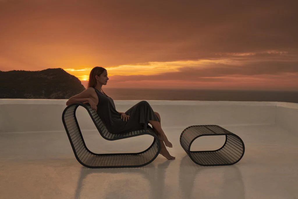 Discover the luxurious Develius Mellow Corner Sofa Configuration E by &Tradition. Order now at the Verus Living Shop!