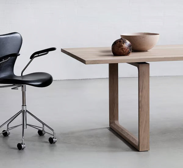 tom-dixon-fat-burostuhl-kvadrat-dunkelgrau