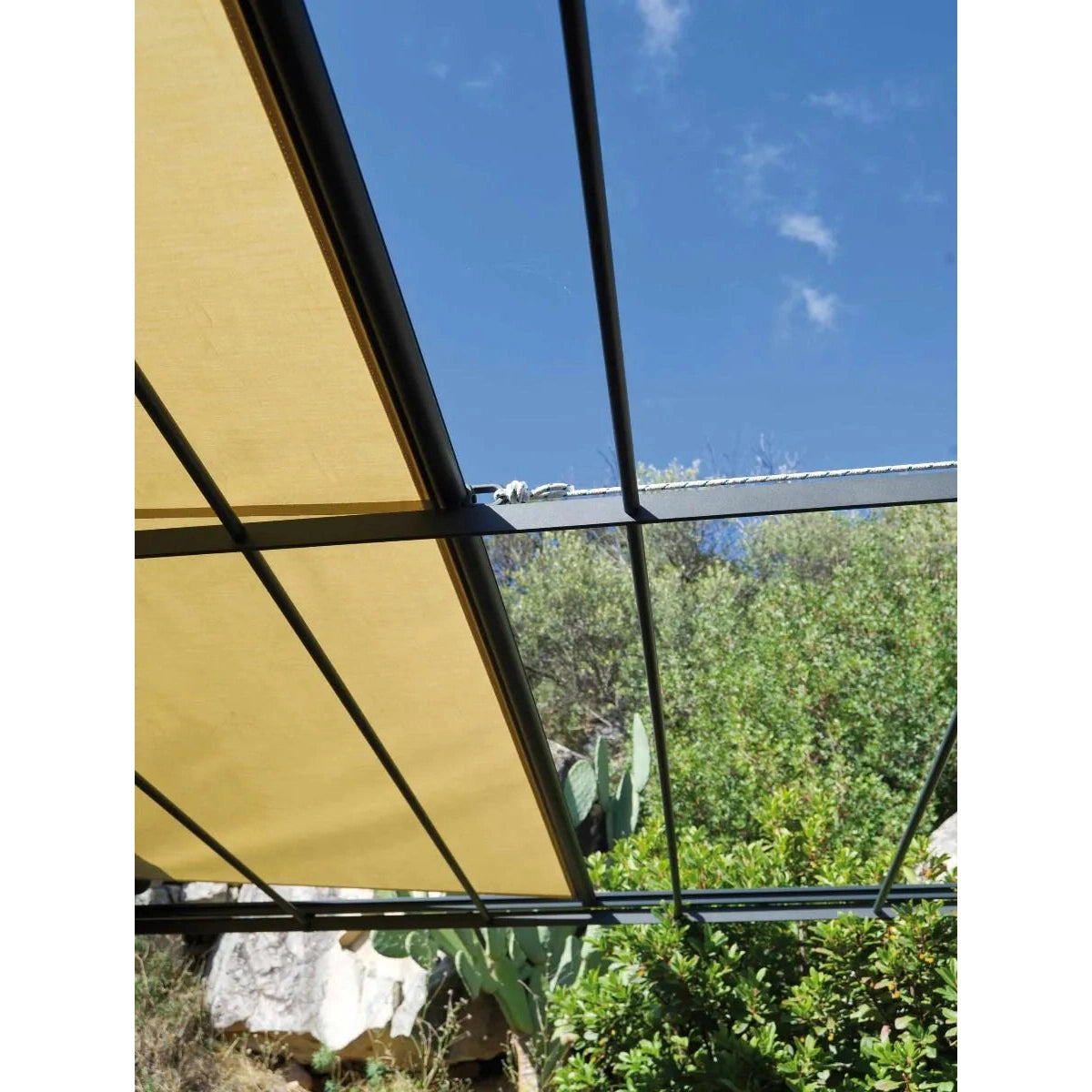 Unopiu - Cortina enrollable de resorte para pérgola Solaire