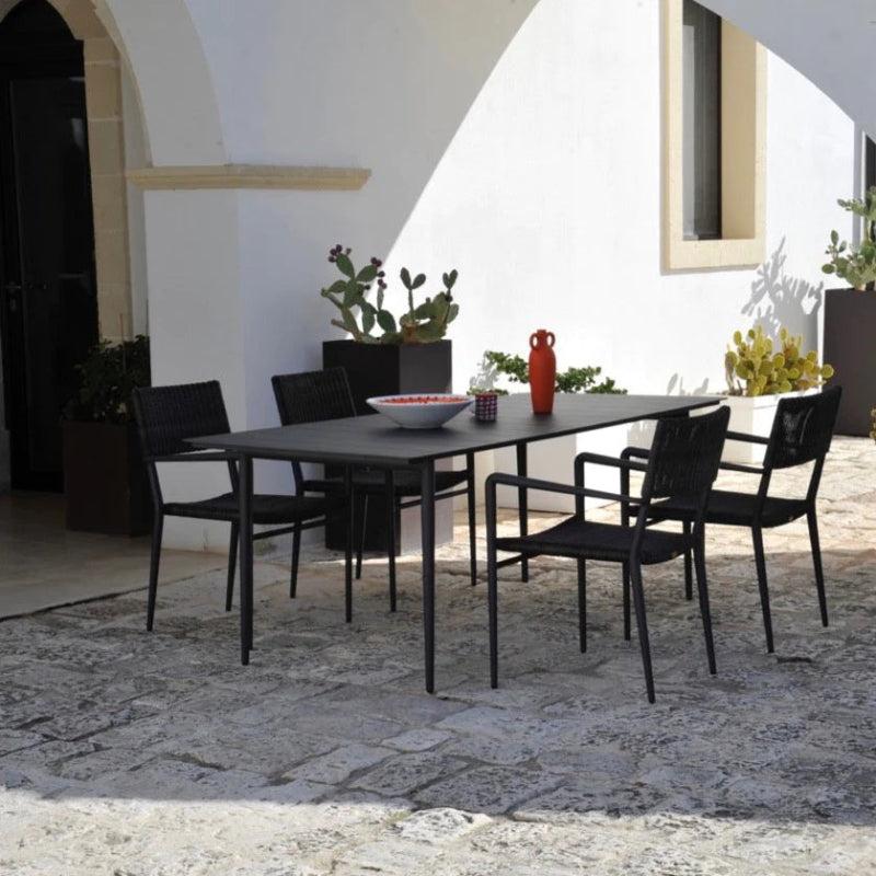 Unopiu - Agora Table square