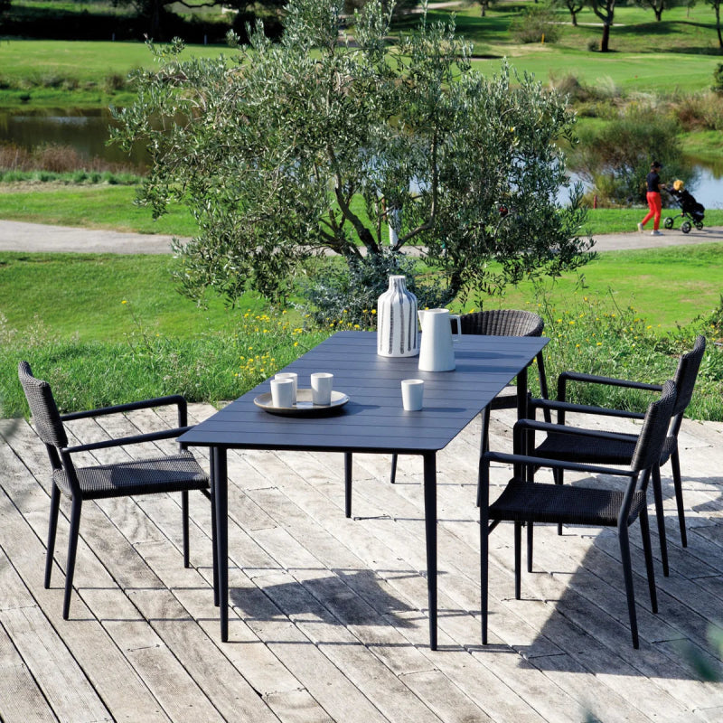 Unopiu - Agora Table square