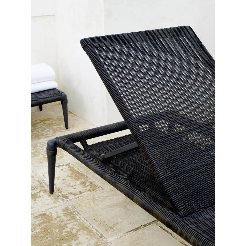 Unopiu - Synthesis Armchair