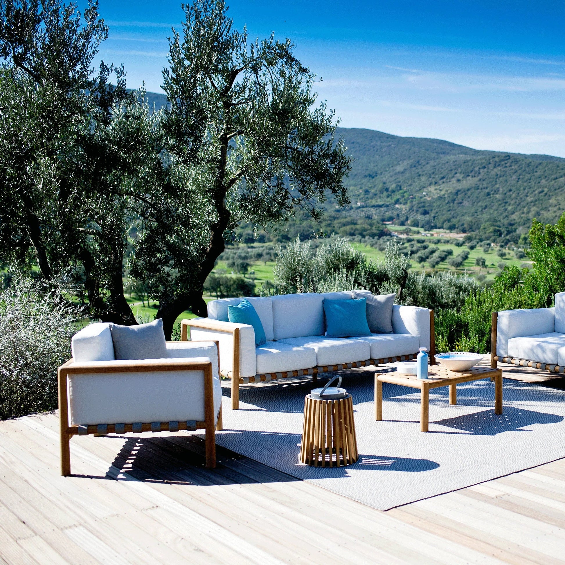 Unopiu - Coffee table Pevero made of teak wood